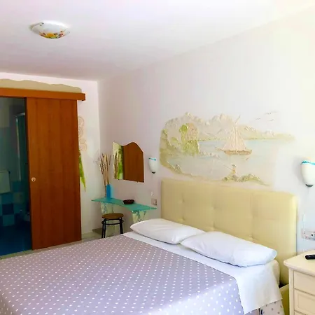فندق مبيت وإفطار Casa Mazzola سانتّانييلّو