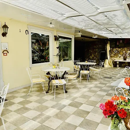 Casa Mazzola Bed & Breakfast 2*