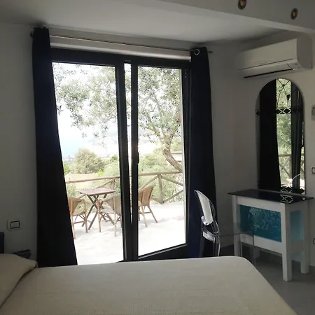 Casa Mazzola Bed & Breakfast 4*